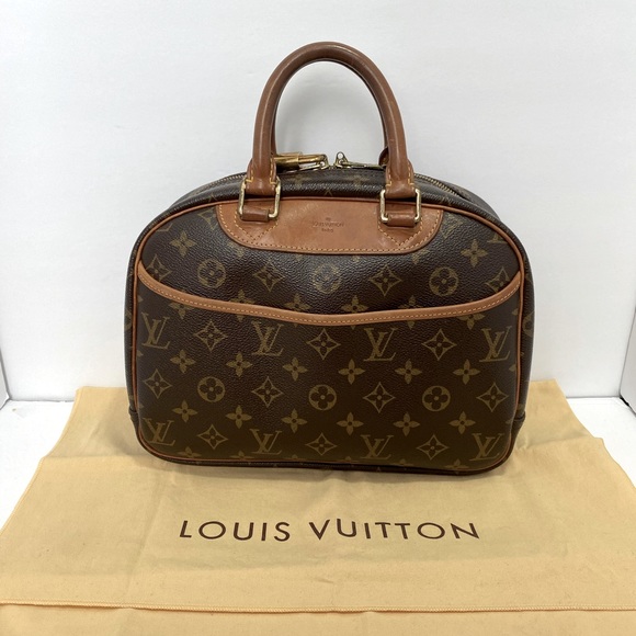 Louis Vuitton Handbags - 🌸😘Authentic Louis Vuitton Satchel Bag Deauvill!(25”)EUC💗🌸